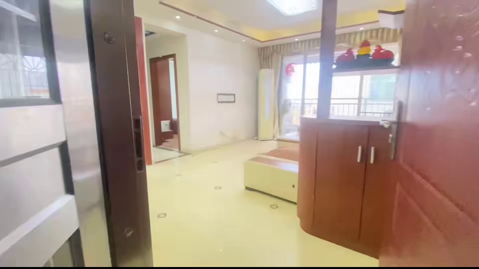 大浪菠萝斜新村统建楼电梯高楼层采光无遮挡拎包入住,3房2厅2卫,双电梯正南朝向,停车免费,租3600 月随时看房