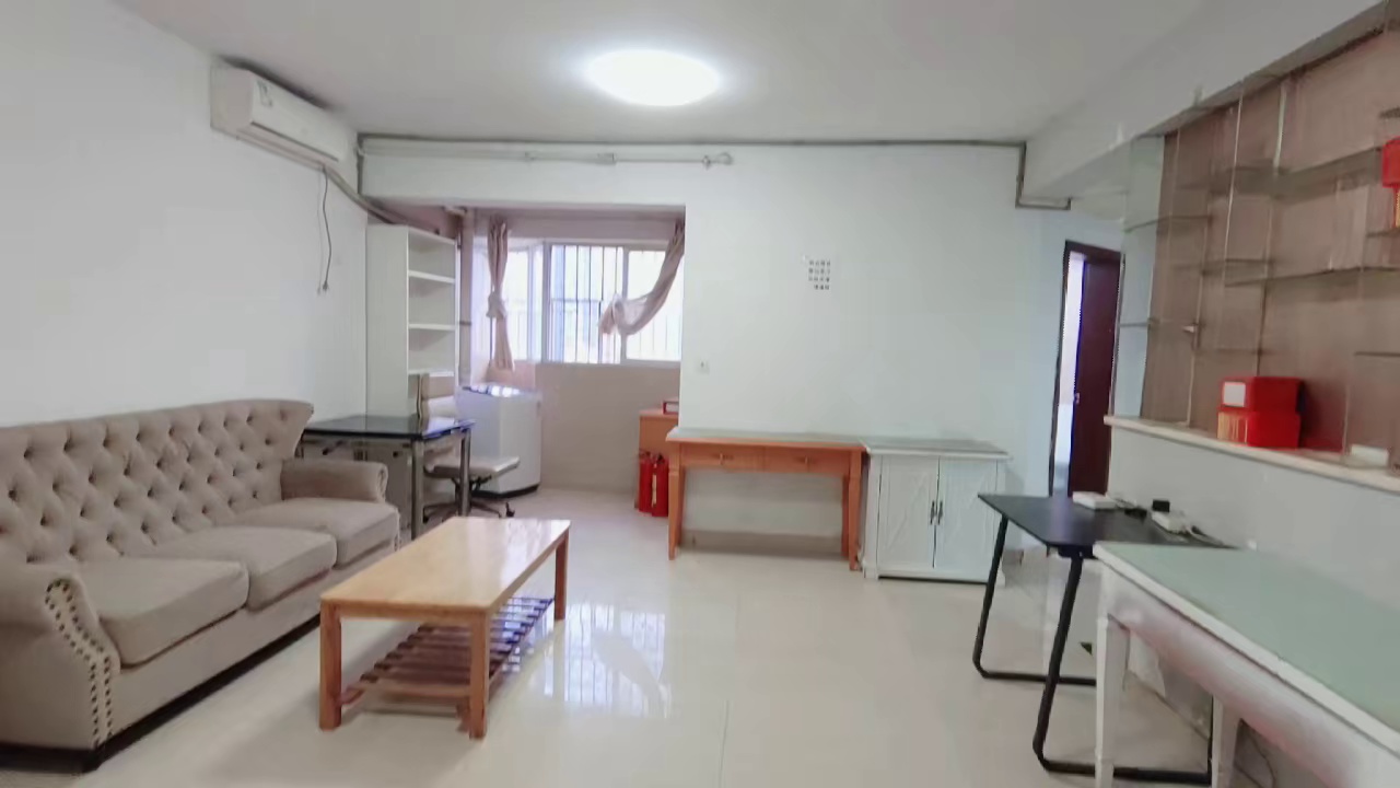 新洲小区四房一厅 电梯高层 6300