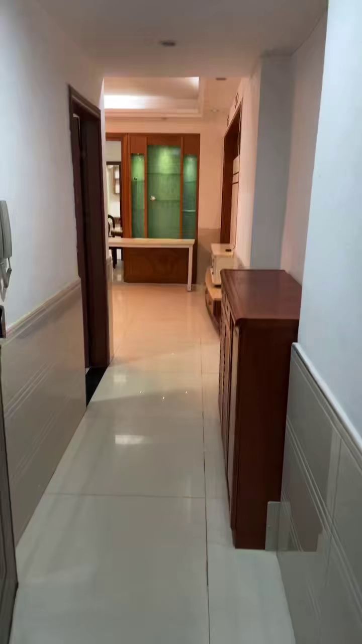 五和坂田北长发新村电梯大三房两厅两卫出租4300 押二付一随时都可以看房