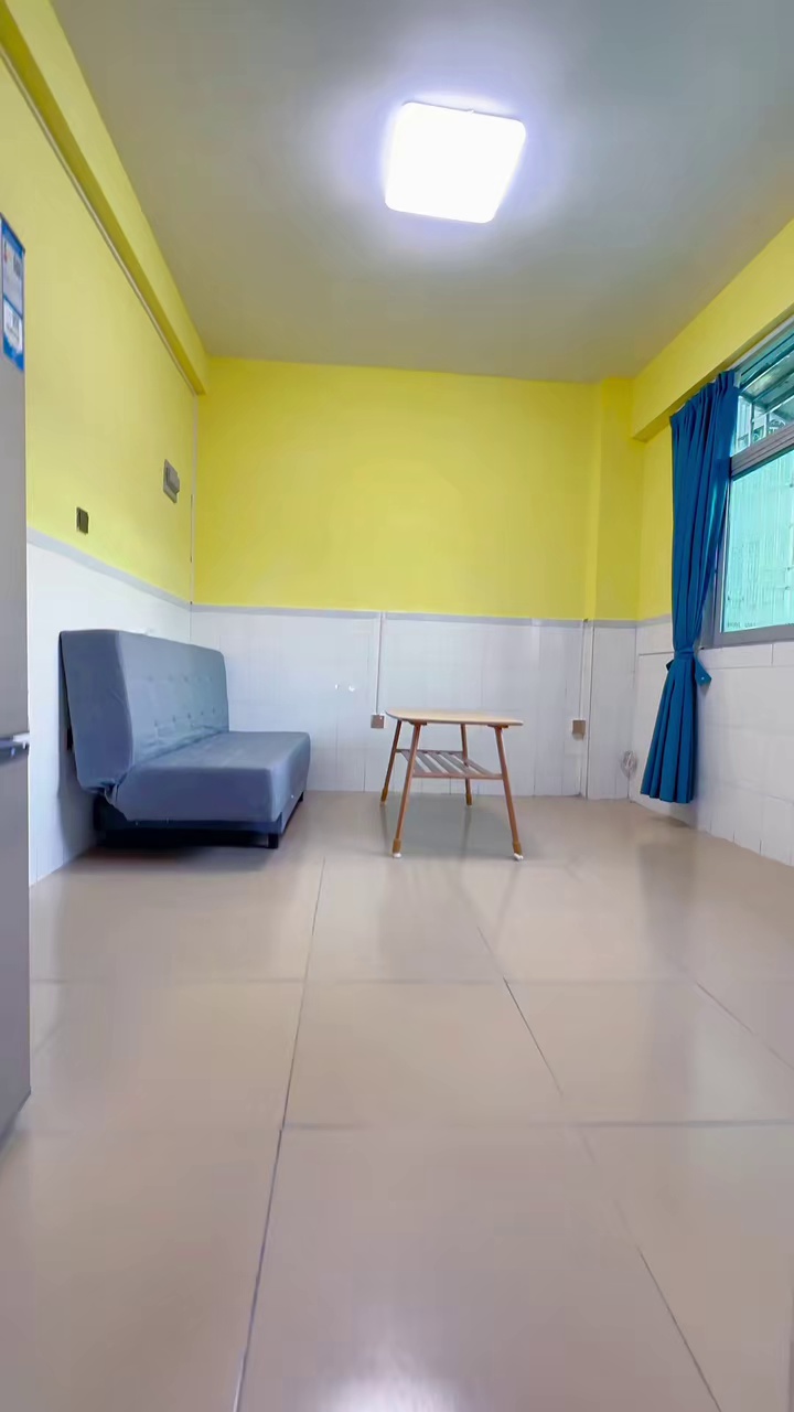 布吉街,莲花路,四楼,一房一厅,租2100月,带家具家电,拎包入住.