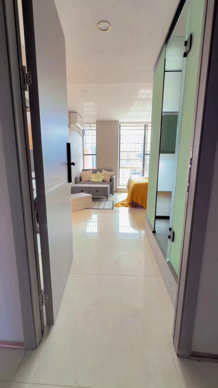 坂田北地铁站300米,电梯房高楼层,带大阳台大单间,精装修采光好特价price range placeholder 0